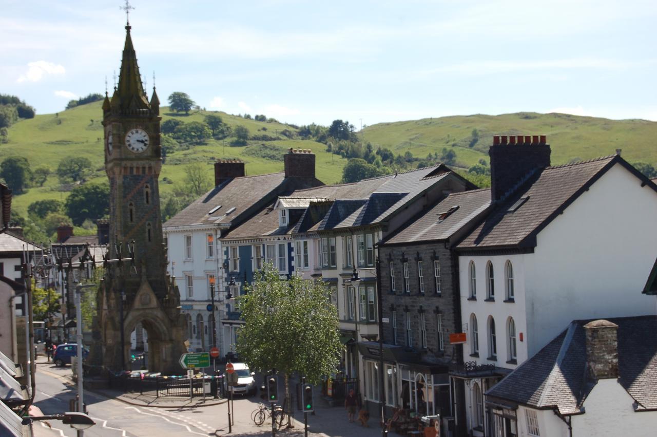 Clock Tower Apartments Machynlleth Exterior photo